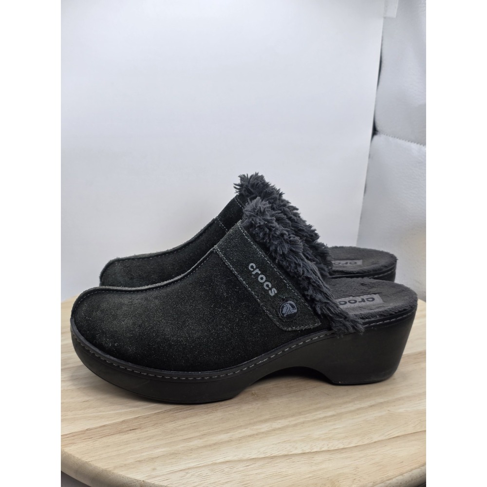 Womens Size 8 -  Crocs Cobbler Clogs Black Suede Fur Trim Slip On Casual Mules